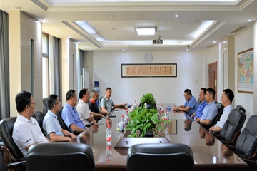 市总工会党组书记、、、常务副主席王耀武来ATG公司为一线职工送夏季清冷