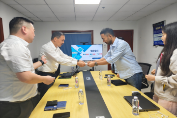 深入互信，，同谋全球布局 娄底帝伯格茨缸套公司高层赴丽江造访比亚迪